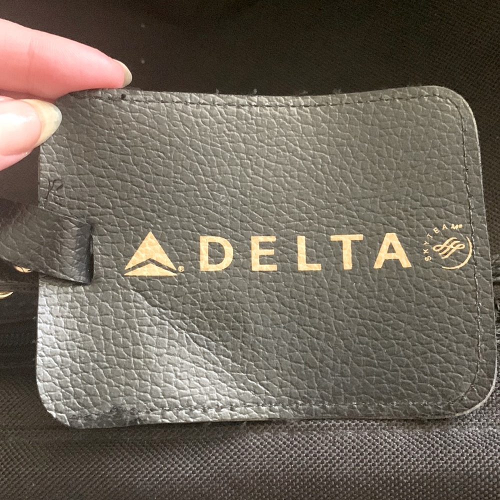 Delta luggage name tag